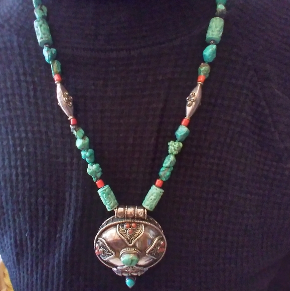 Custom made Necklace with Sterling Silver Tibetan Prayer Box - Picture 3 of 16